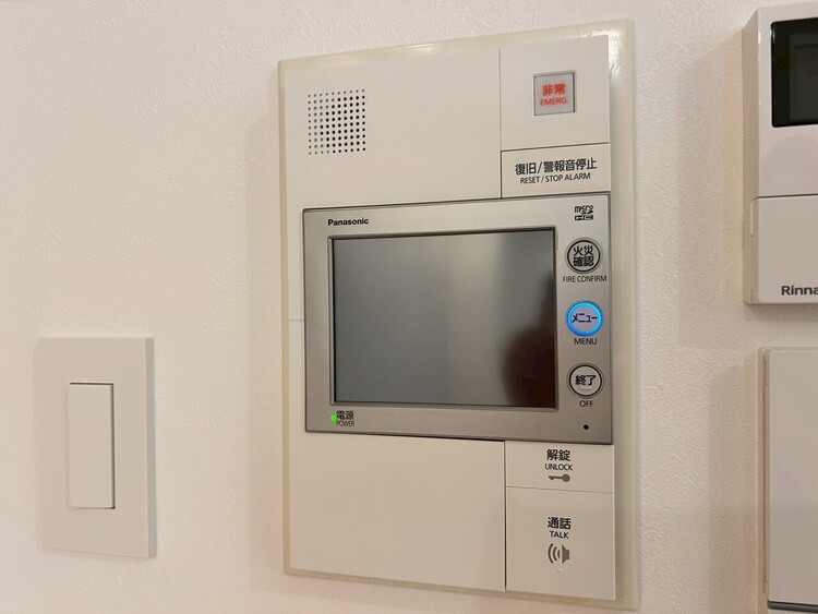 その他 誰が来てもわかる様にモニター付きインターホンを設置。
