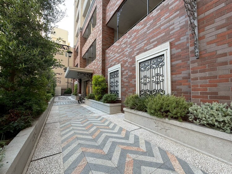 その他 上質感漂う玄関アプローチです。