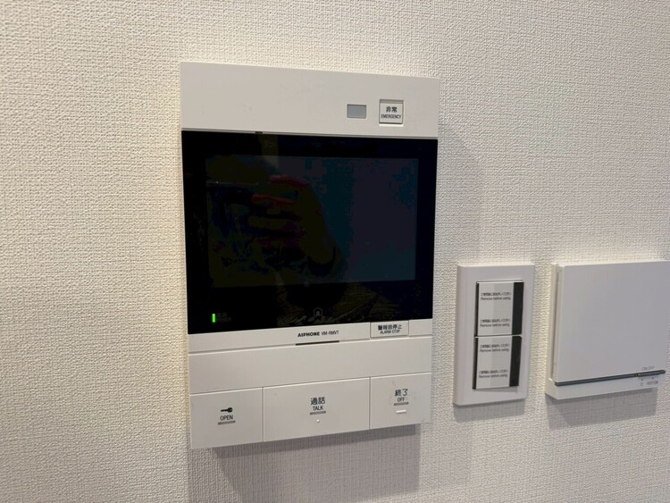 その他 誰が来てもわかる様にモニター付きインターホンを設置。