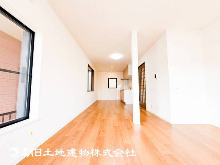 居間 【リビング】何気なく過ぎる時でさえも上質なひと時となる快適な空間を目指しております。