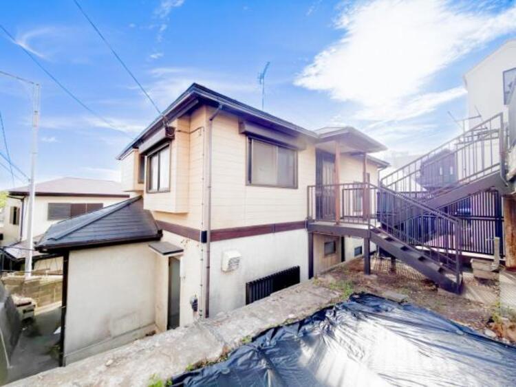 外観 家の良し悪しだけではなく周辺環境も重要なポイントとなります！ご案内時に周辺環境もご案内いたします！流行に左右されず将来にわたって価値が継続する佇まい！良好な住環境が保たれたエリアで新生活を過ごせます 