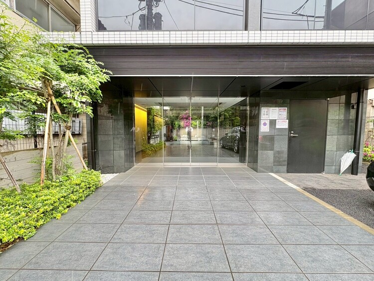 エントランス 外と内をつなぐエントランスは、まさに顔となる場所。