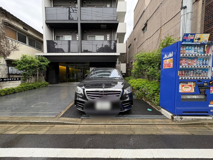 駐車場 本物件の駐車スペースです。車種制限のある場合もございますので、お気軽にお問い合わせくださいませ。