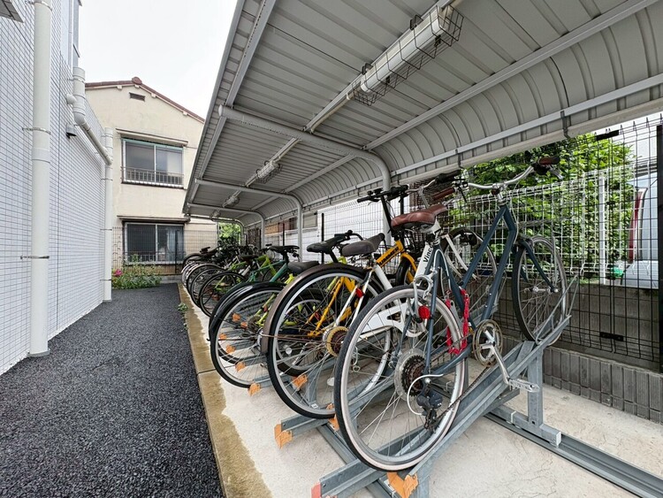 その他 きちんと整備された駐輪場。住む方の心遣いが感じられます。