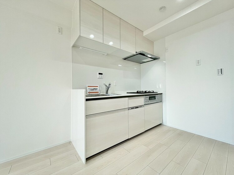 キッチン スマートな意匠と充実の機能を備えたキッチンが、暮らしにおいしい彩りを添えます。