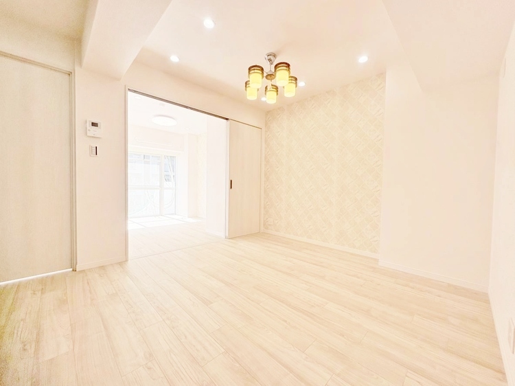 居間 居心地の良い空気感は、暮らしのステージを彩り、心からのやすらぎと満足感を与えてくれます。