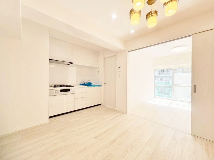 居間 快適に過ごす毎日を求めて、暮らしの中でご自身の「マイホーム」に創り上げてください。