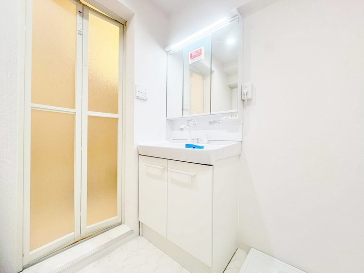 洗面 清潔感と心地よさを重視した、上質感漂うパウダールーム。