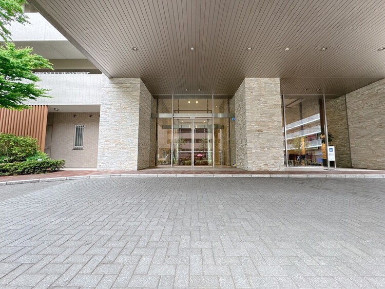 エントランス 外と内をつなぐエントランスは、まさに顔となる場所。