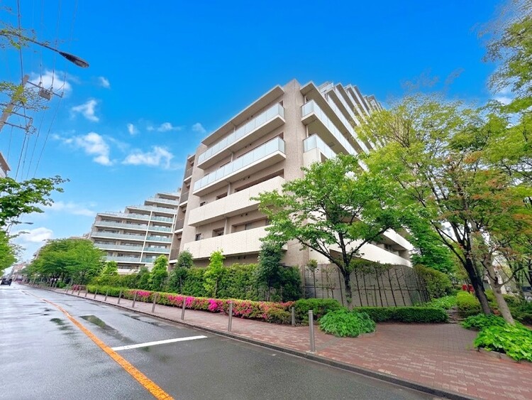 外観 現地に足をお運びいただいた際には、周辺散策などをお勧めいたします。