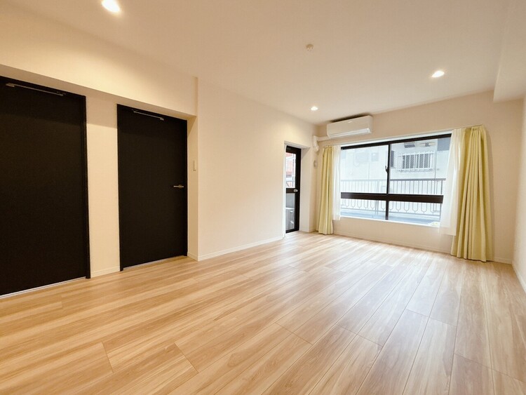 居間 飾り過ぎないシンプルな内装と偏り過ぎないデザインで統一しました。