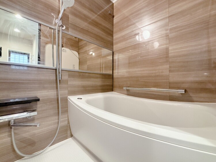 子供部屋 一日の疲れを癒すバスルームは、心地よいリラックスを叶える清潔感溢れる空間です。