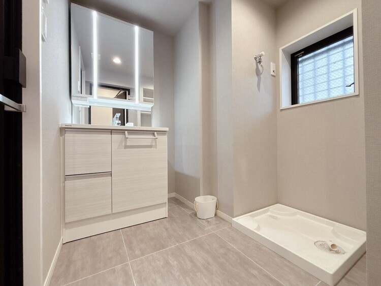 洗面 清潔感と心地よさを重視した、上質感漂うパウダールーム。