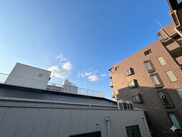 バルコニー 頬をなでる、優しい風を感じることが出来ます。