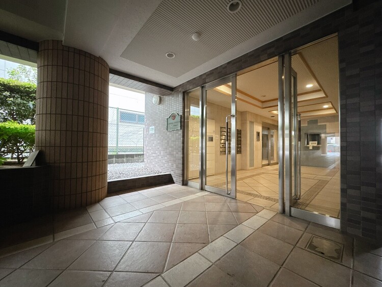 エントランス 外と内をつなぐエントランスは、まさに顔となる場所。