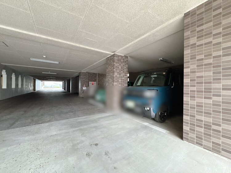 駐車場 本物件の駐車スペースです。車種制限のある場合もございますので、お気軽にお問い合わせくださいませ。