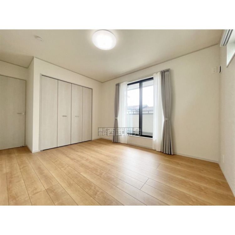 内装 ２階洋室７．５帖