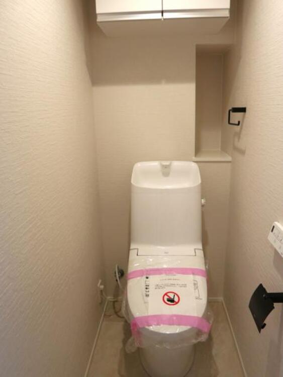 トイレ ウォシュレット付き清潔感の溢れるトイレです。落ち着いた空間で安らぎのひとときをお過ごし頂けます。