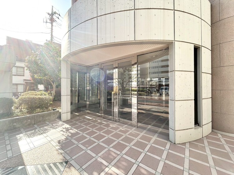 その他 上質感漂う玄関アプローチです。