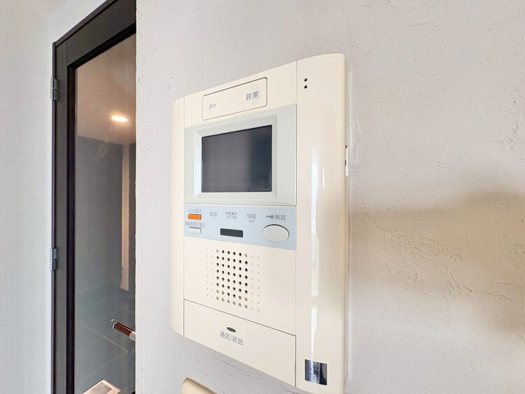 その他 誰が来てもわかる様にモニター付きインターホンを設置。