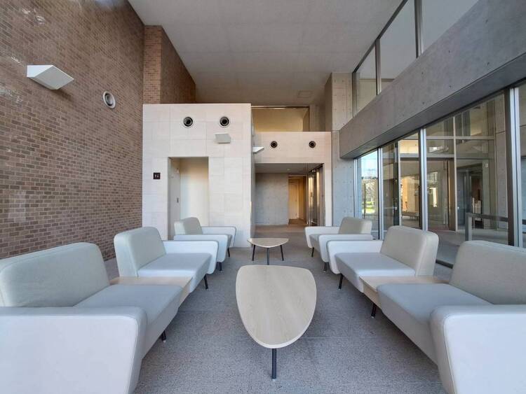 その他 館内は静寂な中が保たれており、管理が行き届いている印象を受けました。