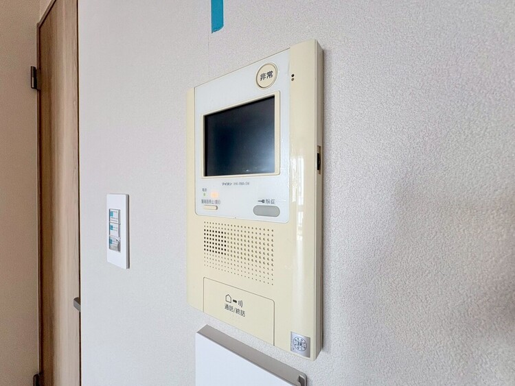 その他 誰が来てもわかる様にモニター付きインターホンを設置。