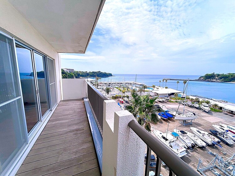 その他 朝の澄んだ空気や、夕方に吹く清々しい風を感じられるバルコニー。