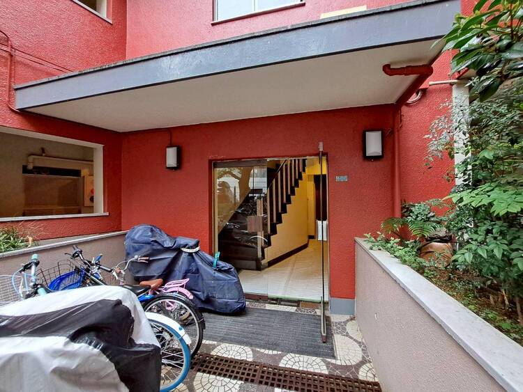 その他 上質感漂う玄関アプローチです。