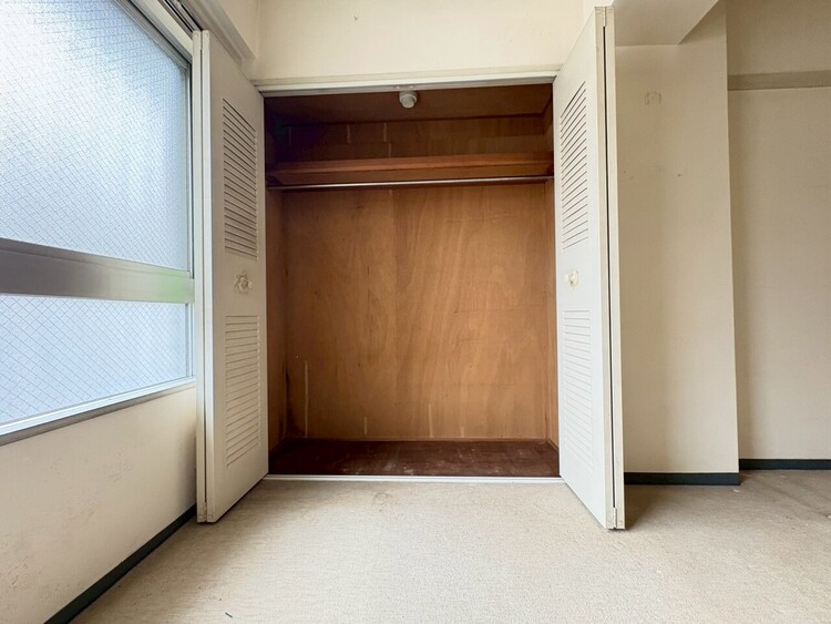 その他 収納スペースが付いていて、お部屋を広く使っていただけます。