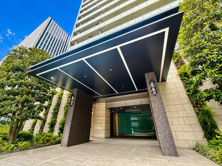 その他 上質感漂う玄関アプローチです。