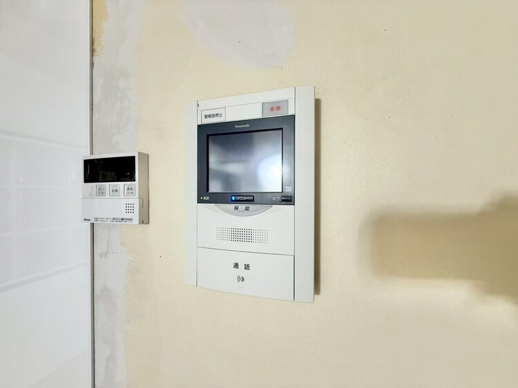 その他 誰が来てもわかる様にモニター付きインターホンを設置。