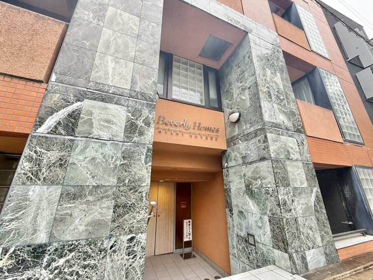 その他 上質感漂う玄関アプローチです。