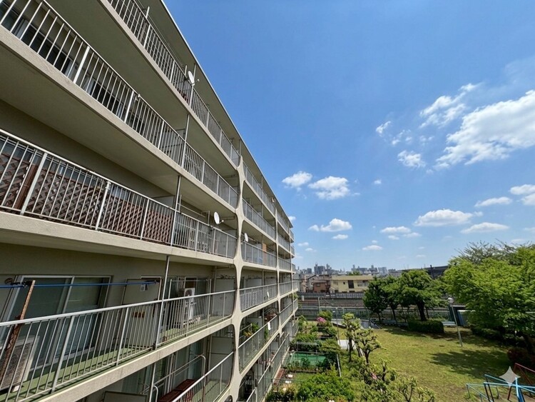 その他 眺望や窓からの景色が良いと、家で過ごす時間も快適です。