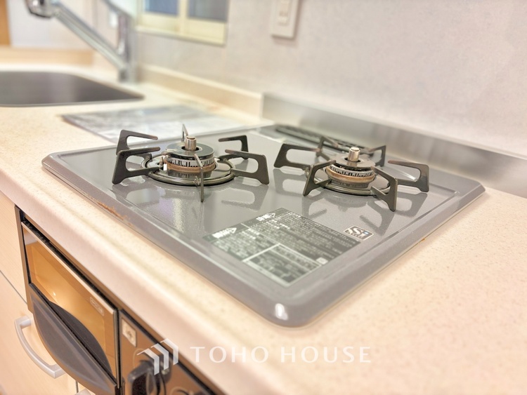 キッチン ここはみんなが集い、食事と楽しい会話が始まる場所。