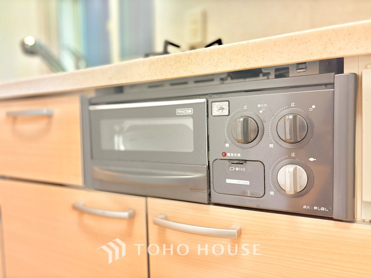 キッチン 採光も十分に取れバランスの良い周辺環境には好感が持てます。