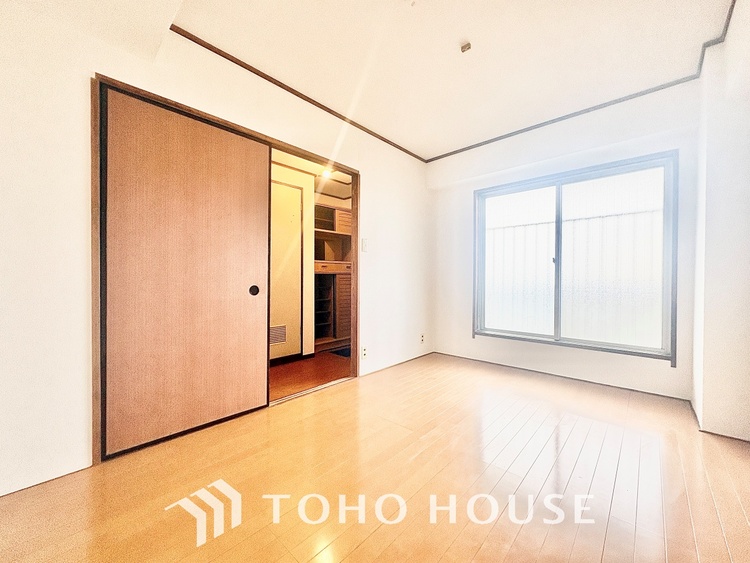 内装 【LIVING】◆眩い◆光が燦々と入り、家族の笑顔を照らす。「いつまでも続いて」と願う夢のような毎日がここにある。