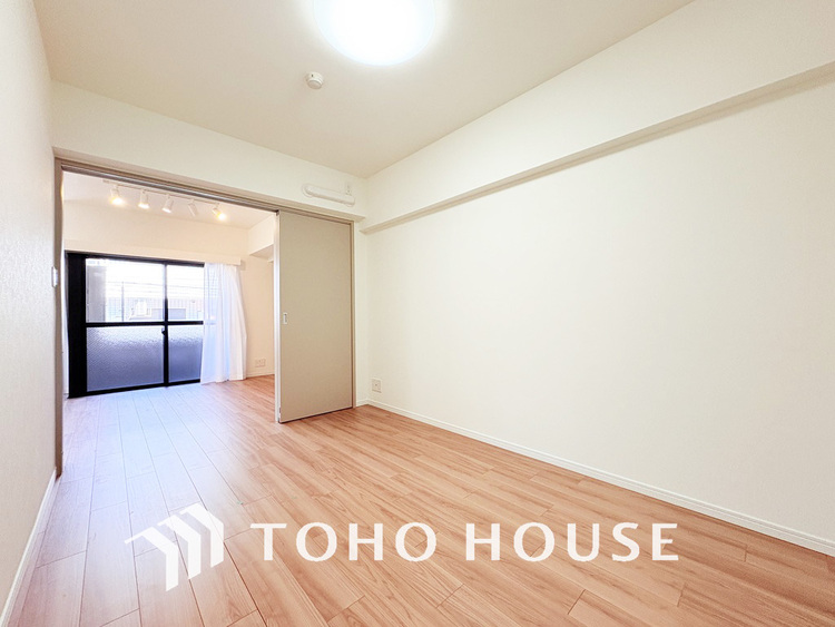 内装 1日の疲れを癒し、心地よく寛げるようゆったりとした広さをしています