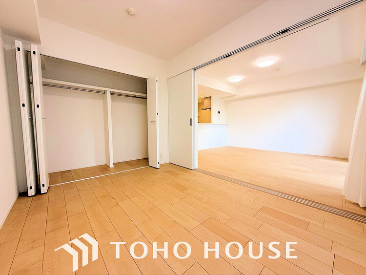 内装 1日の疲れを癒し、心地よく寛げるようゆったりとした広さをしています