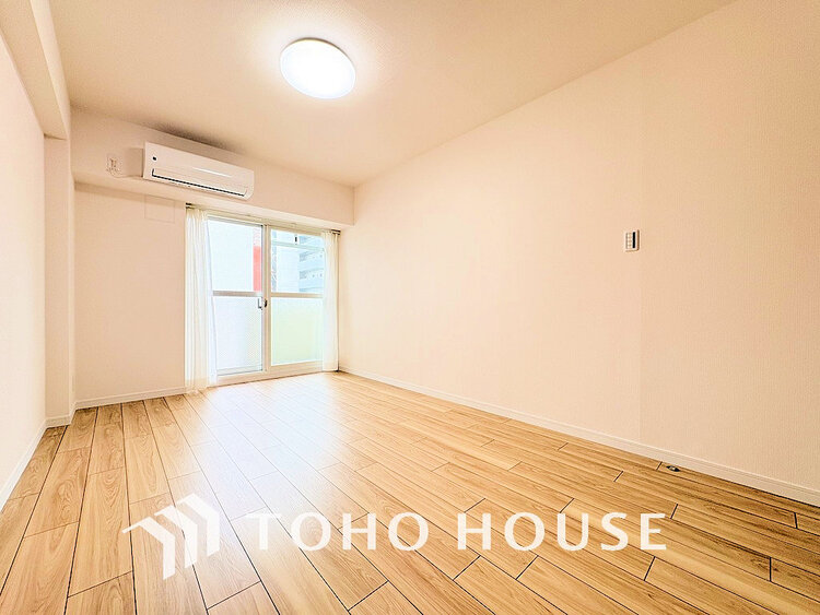 内装 採光もある洋室は、くつろぎのひと時を過ごすのにぴったり