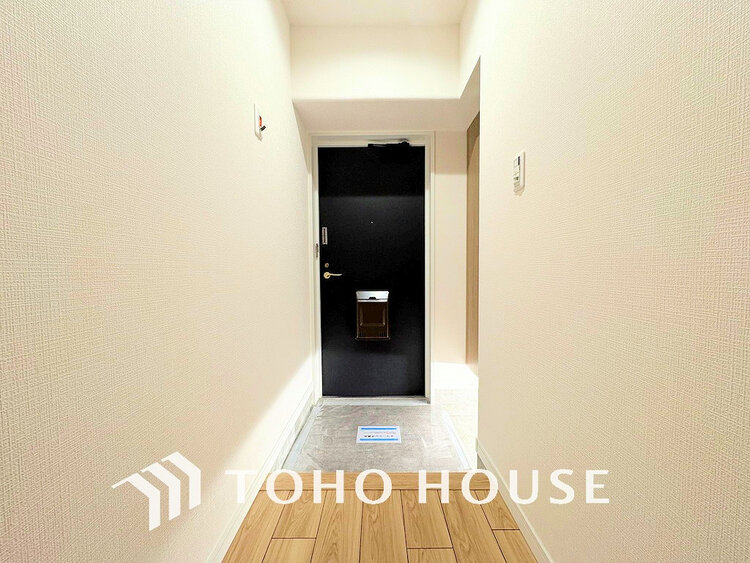 玄関 落ち着いた雰囲気の玄関、家族の帰りを暖かく迎えてくれます