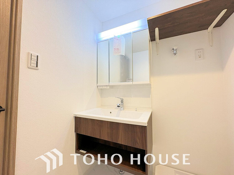 洗面 大きな洗面鏡付き、朝の身支度も楽しくなりますね