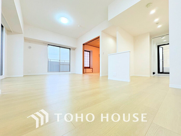 内装 家族みんなが爽やかに過ごせるように、光をたっぷり取り込んだLDK