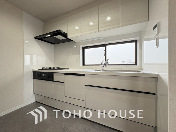 キッチン シンプルな部屋の雰囲気に溶け合うナチュラルキッチン