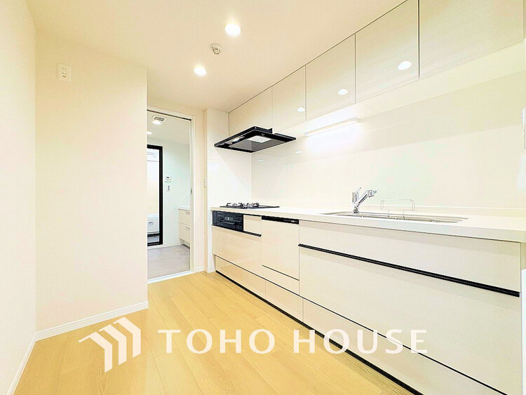 キッチン 落ち着きのあるカラーで統一された清潔感と気品が溢れるキッチン