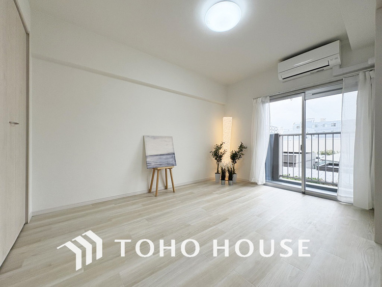 内装 採光もある洋室は、くつろぎのひと時を過ごすのにぴったり