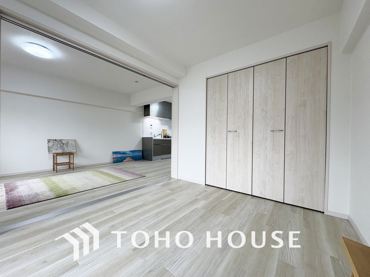 内装 シンプルですっきりとした室内は飽きのこない居心地の良い雰囲気です