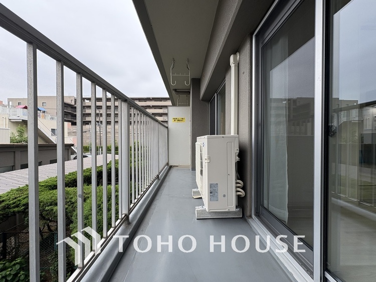 バルコニー 陽当たり良好なバルコニー