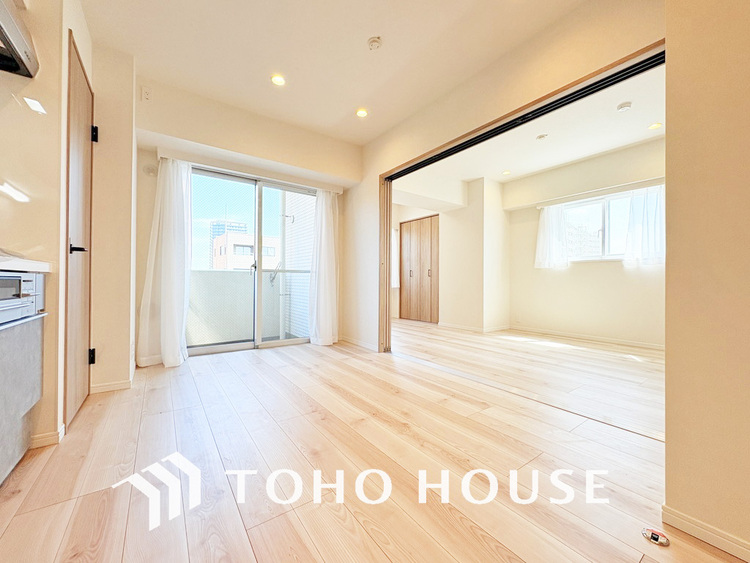 内装 爽やかに健やかに過ごせるように、あふれる光をたっぷり取り込んだLDK