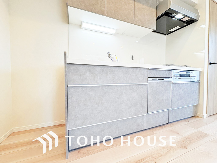 キッチン シンプルな部屋の雰囲気に溶け合うナチュラルキッチン