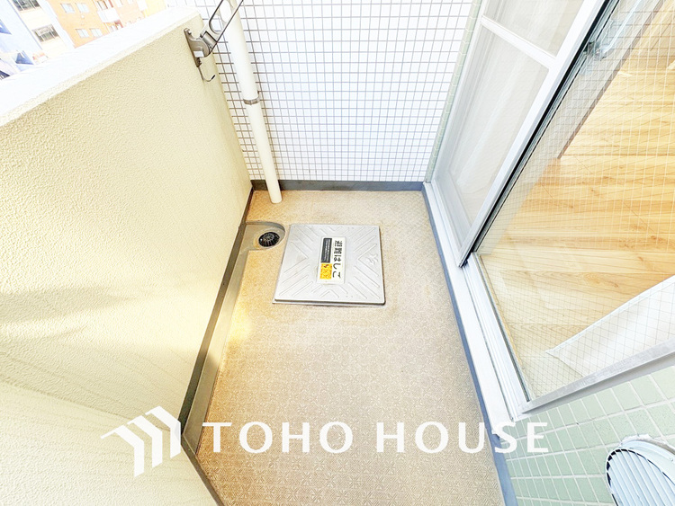 バルコニー 日当たりの良いバルコニーで晴れの日の洗濯物も楽しみになりますね